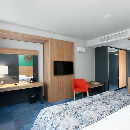 Favor Park Hotel 4*