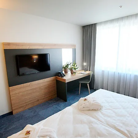Favor Park Hotel 4*